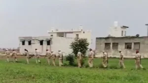 चंडीगढ़ में एयर स्ट्राइक अलर्ट, सायरन से मचा हड़कंप: पाकिस्तान ने तीसरी बार पंजाब को बनाया निशाना, बठिंडा में रॉकेट के टुकड़े मिले, पठानकोट एयरबेस के पास तलाशी अभियान जारी।