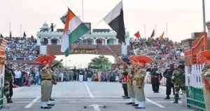 भारत-पाकिस्तान सीमा पर आज से फिर शुरू होगी रिट्रीट सेरेमनी, BSF और पाक रेंजर्स नहीं मिलाएंगे हाथ।