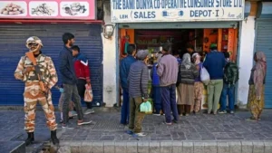 Ladakh में Violent Protests: Sonam Wangchuk की गिरफ्तारी पर बवाल, Police ने बताया ‘Foreign Connection’