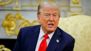 डोनाल्ड ट्रंप के एयर फोर्स वन में तकनीकी खराबी, दावोस यात्रा के बीच विमान की इमरजेंसी लैंडिंग