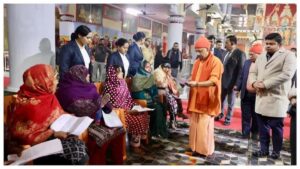 सीएम योगी ने 150 लोगों की सुनी समस्याएं, कहा- हर व्यक्ति की समस्या का समाधान संकल्प