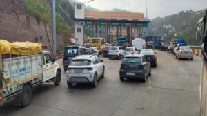 Himachal में घूमना हुआ महंगा, एक अप्रैल से एंट्री के लिए चुकाना होगा दोगुने से भी ज्यादा शुल्क