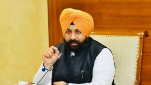 बच्चा गैर हाजिर रहा तो फोन पर आएगा मैसेज:Punjab  सरकार आज से शुरू करेगी सिस्टम, थोड़ी देर में शिक्षा मंत्री बैंस करेंगे लांच