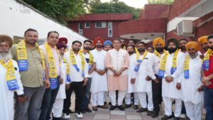 आप को बड़ा समर्थन, श्री हरगोबिंदपुर नगर परिषद के अध्यक्ष नवदीप सिंह पन्नू, कई पार्षद और पठानकोट के कांग्रेसी नेता हुए पार्टी में शामिल