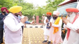 श्री गुरु रविदास जी महाराज का संदेश पंजाब के कोने-कोने तक पहुंचेगा; मुख्यमंत्री भगवंत सिंह मान ने डॉक्यूमेंट्री वैनों को हरी झंडी दिखाकर किया रवाना