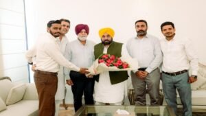 CM भगवंत सिंह मान ने दोनों खेल शख्सियतों का आप में स्वागत किया, कहा – उनका अनुभव पंजाब के युवाओं को खेल के प्रति प्रेरित करेगा