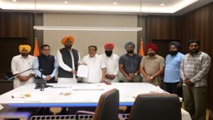 आप विधायक कुलदीप धालीवाल ने केंद्रीय जल संसाधन मंत्री से मुलाकात की, अजनाला को बाढ़ से बचाने के लिए उझ डैम बनाने की मांग की